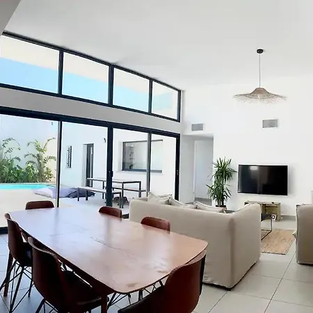 Villa De Charme Au Bord De Mer *